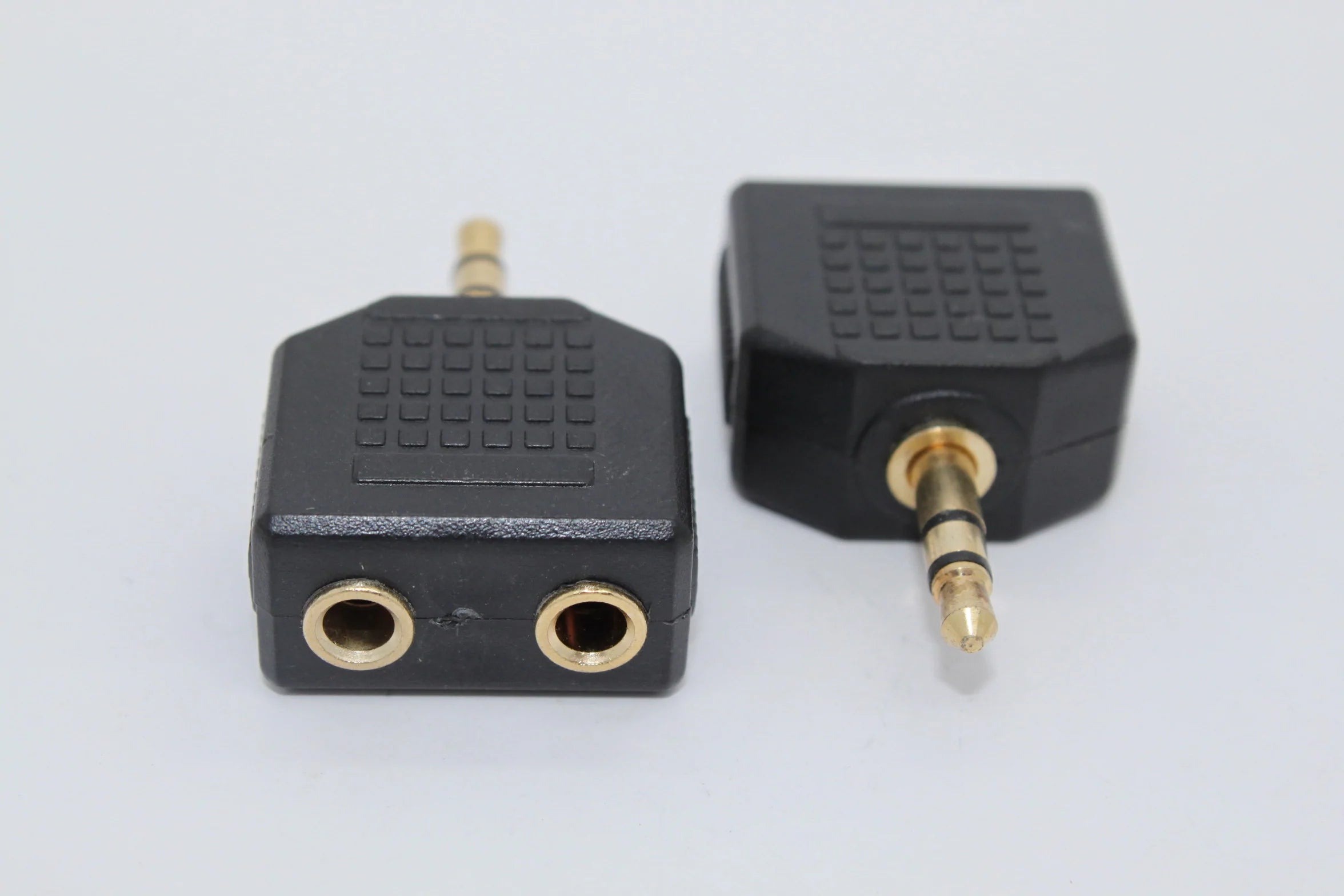 3.5mm Male Stereo to 2x Female Stereo Splitter