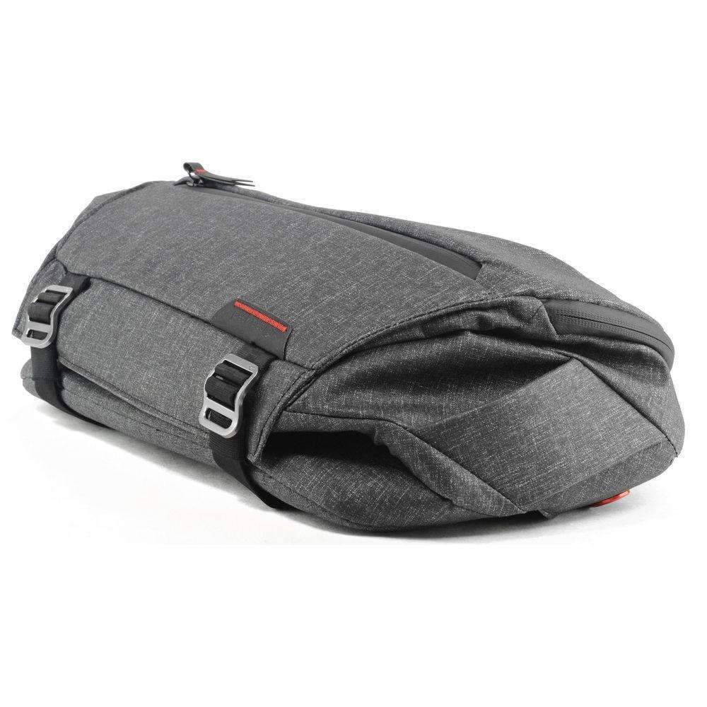 Peak Design Everyday Sling 10L Charcoal Peak Design Bag - Sling/Messenger
