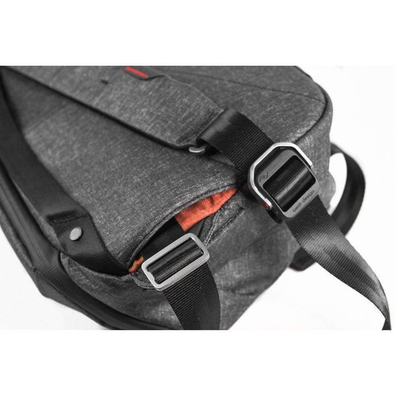 Peak Design Everyday Sling 10L Charcoal Peak Design Bag - Sling/Messenger