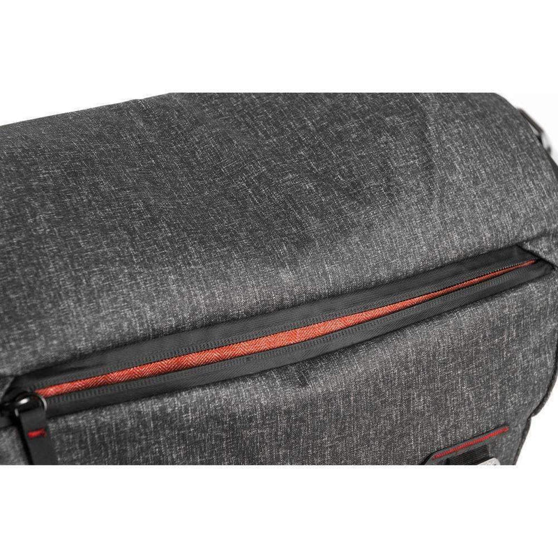 Peak Design Everyday Sling 10L Charcoal Peak Design Bag - Sling/Messenger